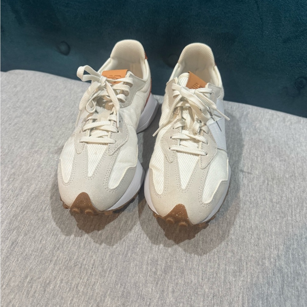 New Balance 327 Stylish White Sneakers